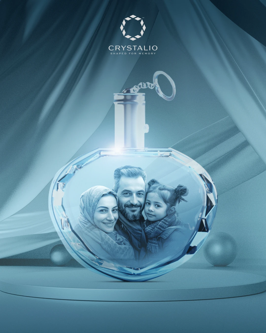 سلسلة مفاتيح كريستالية مضيئة بشكل قلب – بنقش ثنائي الأبعاد 2D Crystal Photo Keychain – Heart 